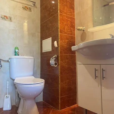 Charming, Floor, 1 Bedroom