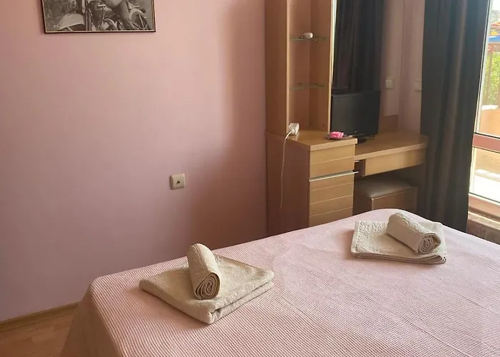 Charming, Floor, 1 Bedroom