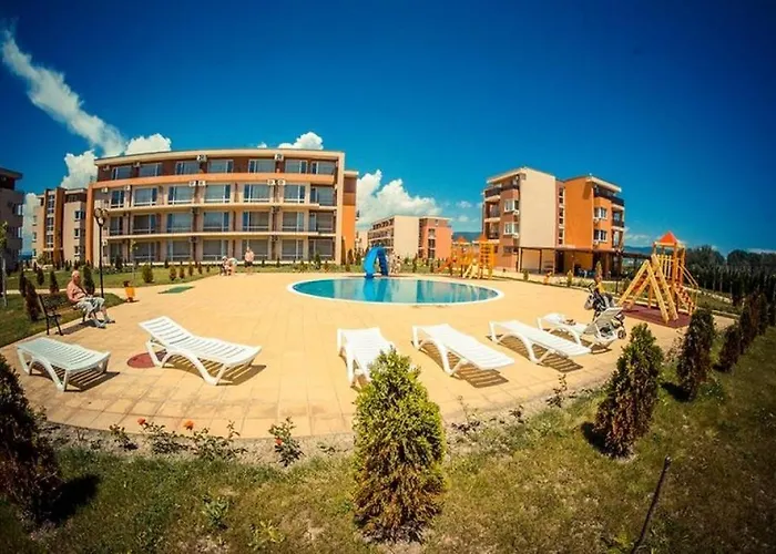 Charming, Floor, 1 Bedroom Apartment